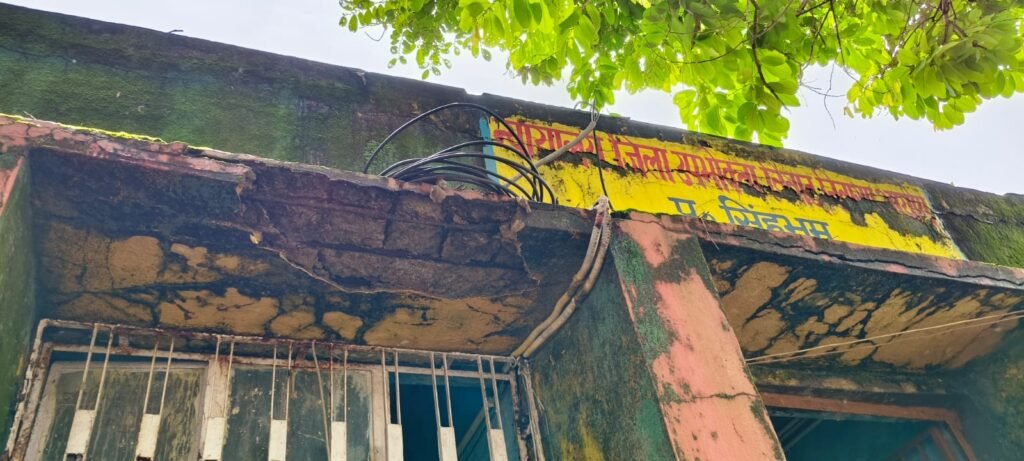 जिला उपभोक्ता आयोग, जर्जर भवन