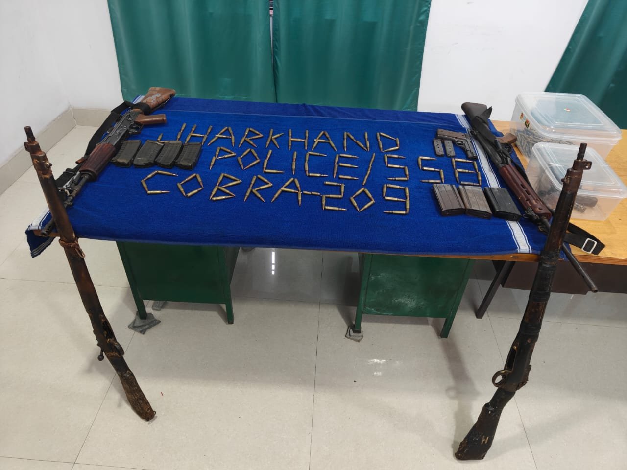सरायकेला पुलिस नक्सली हथियार बरामद