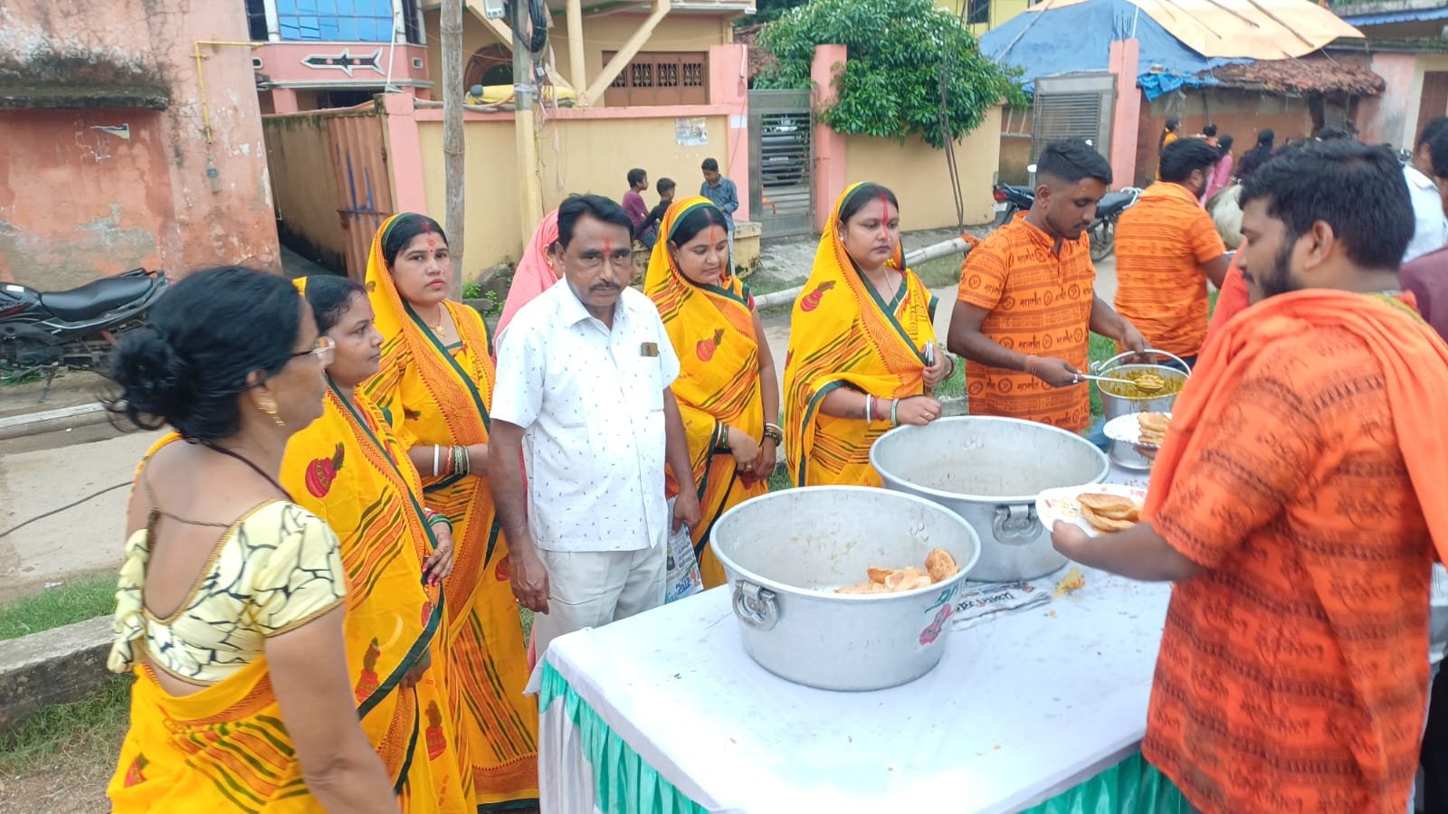 आदित्यपुर वार्ड 25 में सावन सोमवारी व नाग पंचमी