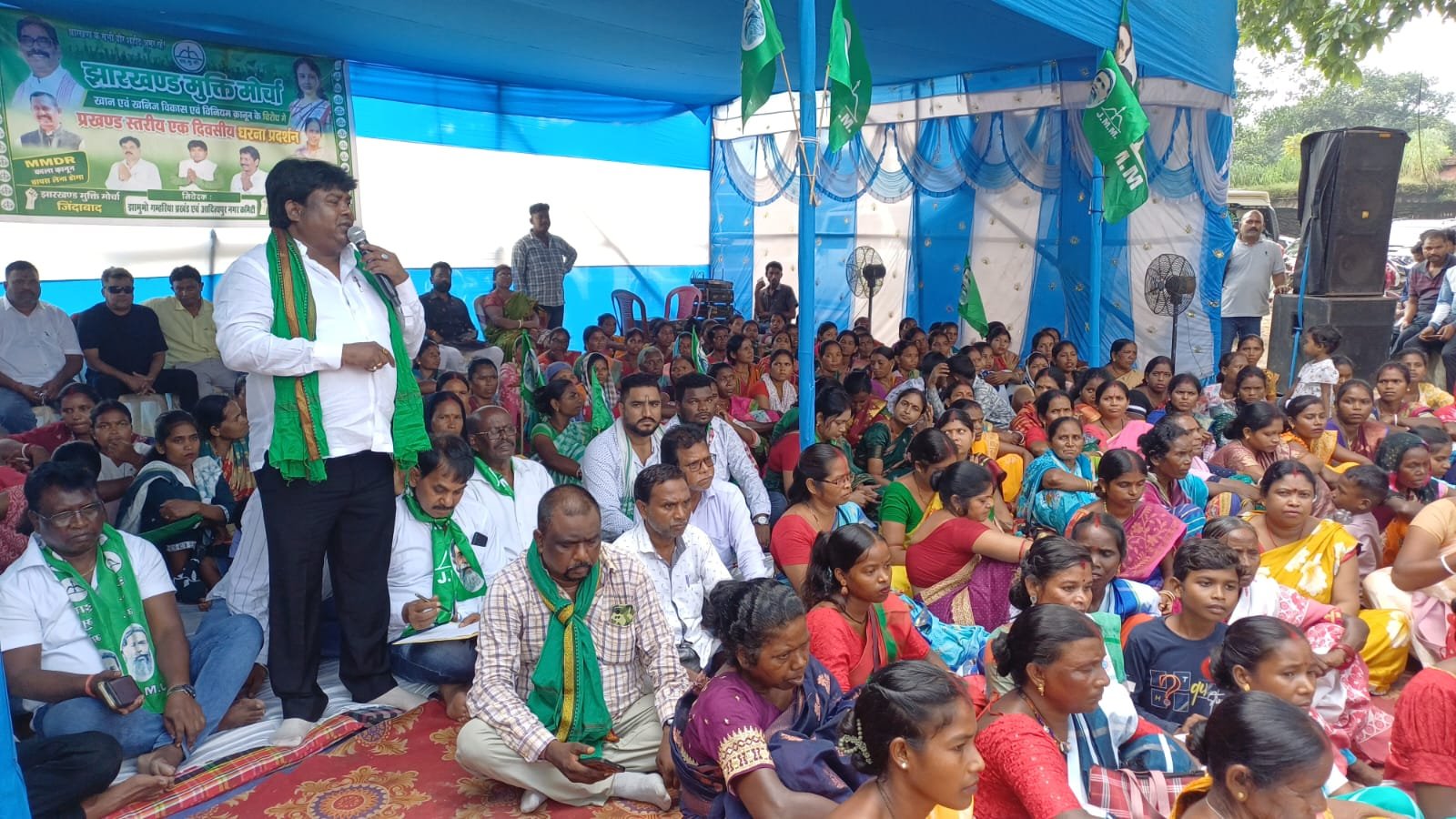 गम्हरिया में झामुमो का विशाल धरना: केंद्र के एमएमडीआर कानून के खिलाफ 