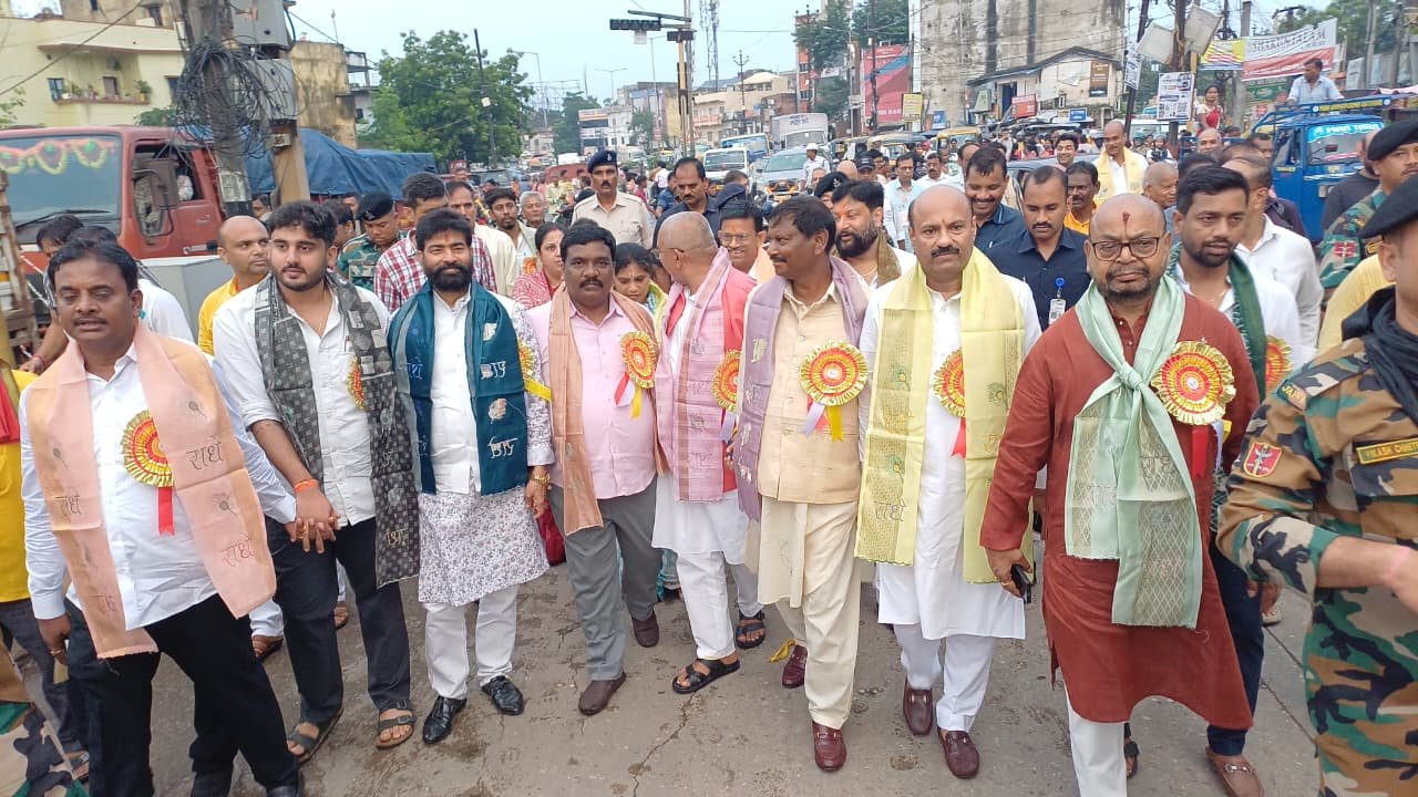 आदित्यपुर में श्रीकृष्ण-रुक्मणी विवाह एवं राधा अष्टमी पर भव्य रथयात्रा