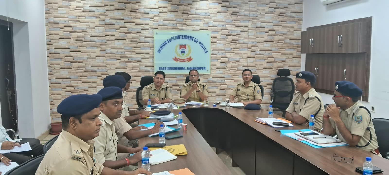 जमशेदपुर में यातायात व्यवस्था को लेकर पुलिस अधिकारियों की समीक्षा बैठक