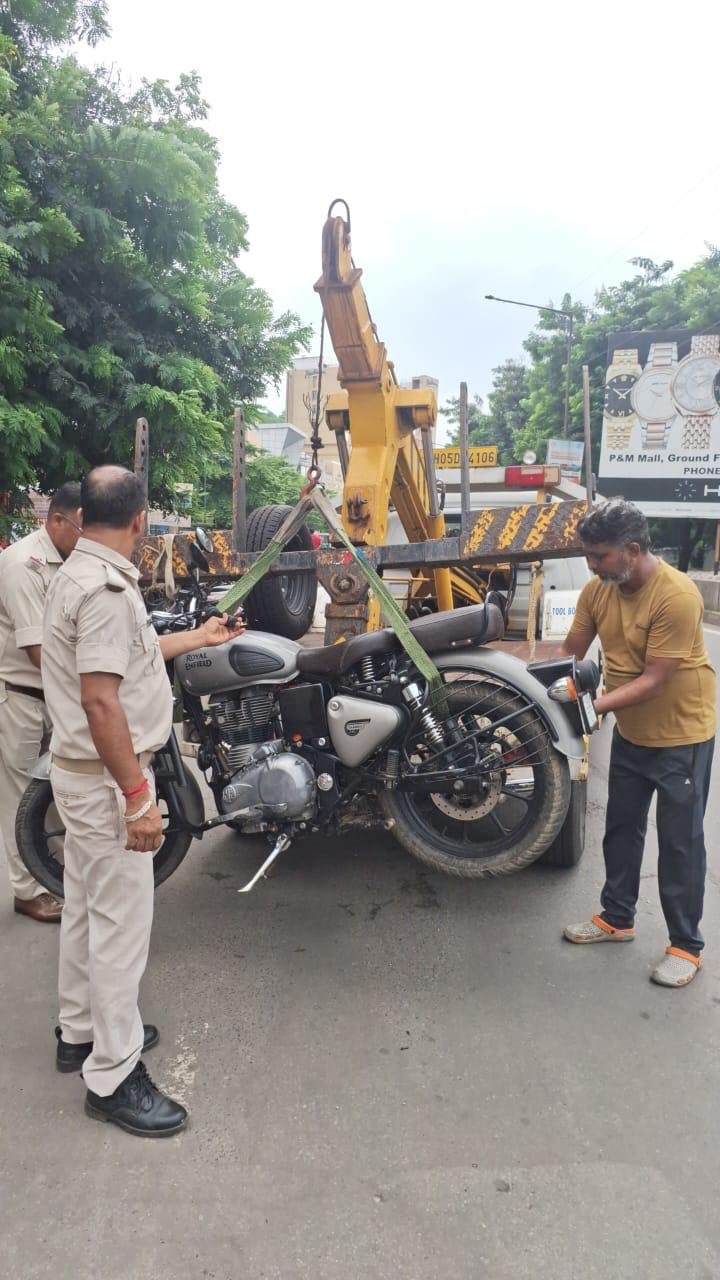  बिष्टुपुर ट्रैफिक पुलिस
