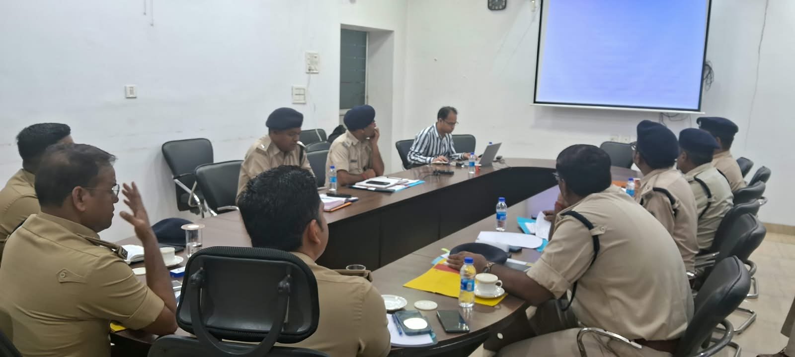 जमशेदपुर में यातायात व्यवस्था को लेकर पुलिस अधिकारियों की समीक्षा बैठक