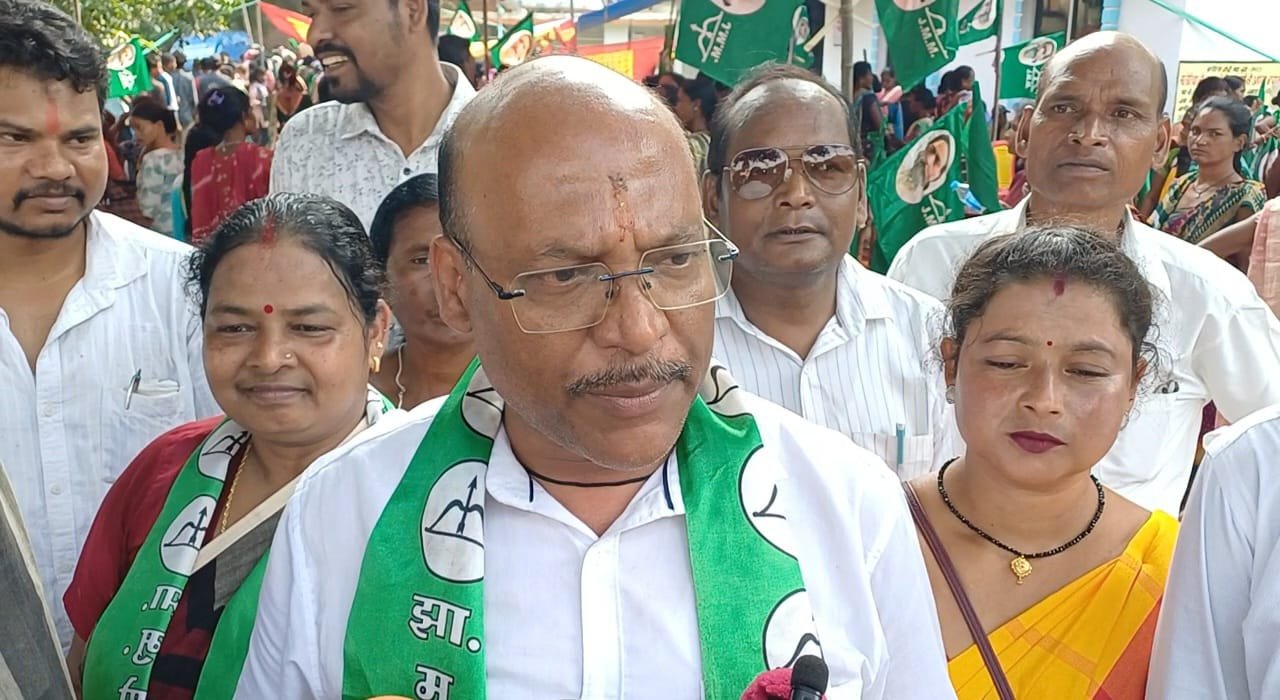एमएमडीआर संशोधन बिल के खिलाफ मनोज चौधरी और शकुंतला महाली