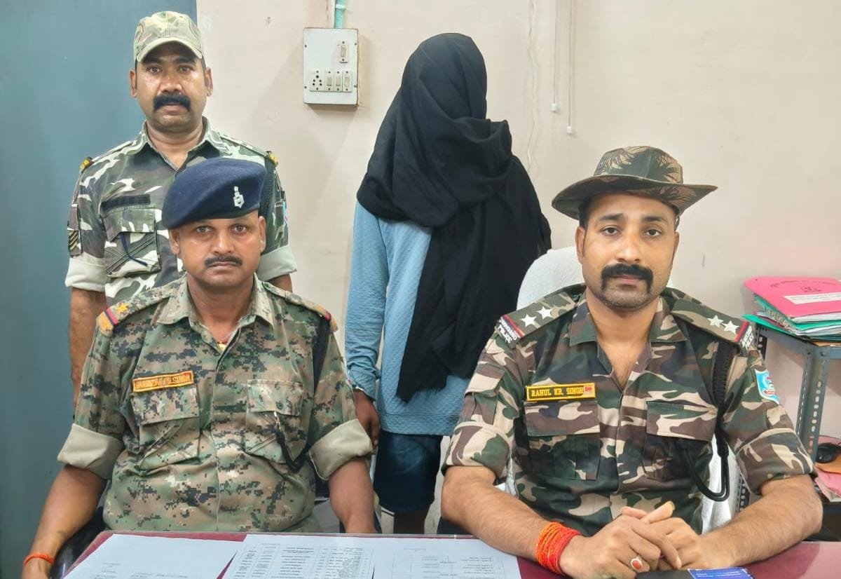खरसावां में अवैध शराब के साथ युवक गिरफ्तार