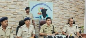 बिसानगर में पुलिस की छापेमारी, देसी पिस्टल और दो कारतूस बरामद