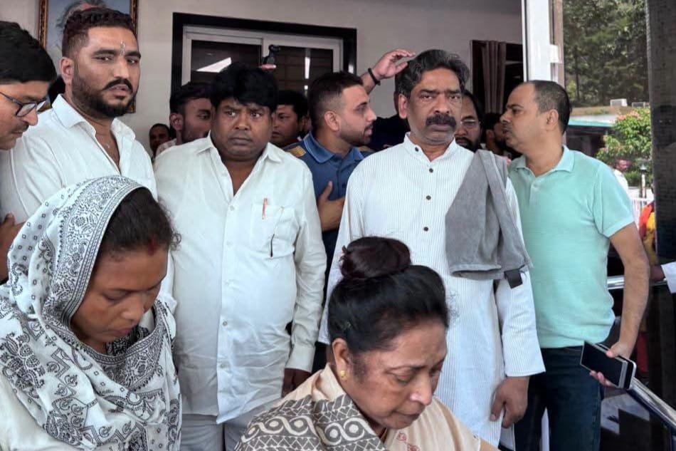 जेएमएम नेता गणेश महाली ने स्वर्गीय रूपी सोरेन को दी श्रद्धांजलि