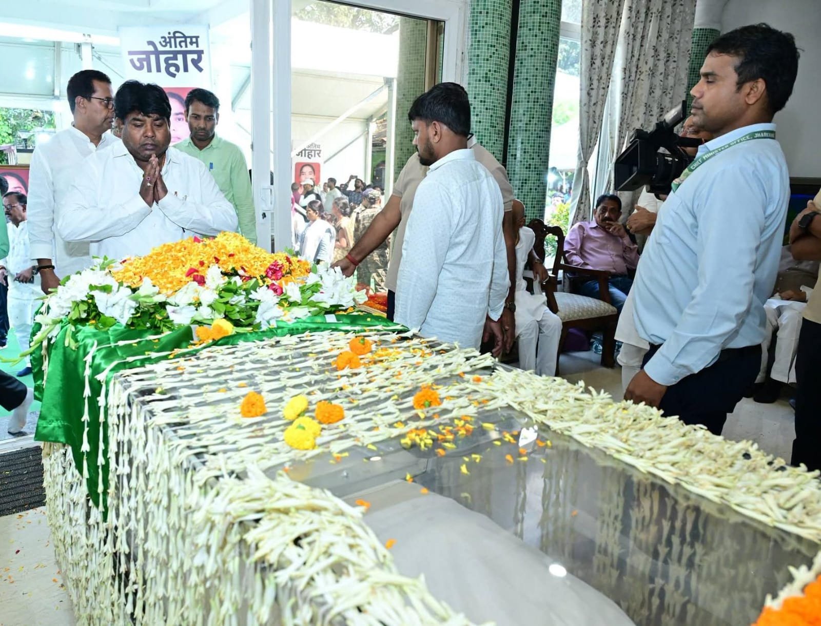 जेएमएम नेता गणेश महाली ने स्वर्गीय रूपी सोरेन को दी श्रद्धांजलि